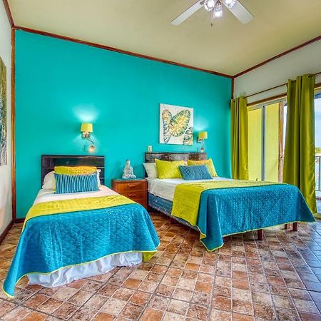 Los Balcones Over The Sea Hotel Bocas del Toro Екстериор снимка