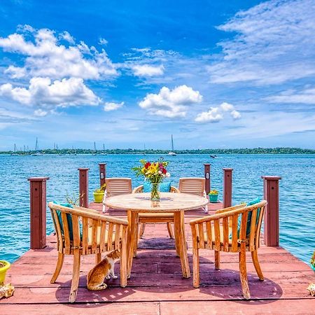 Los Balcones Over The Sea Hotel Bocas del Toro Екстериор снимка