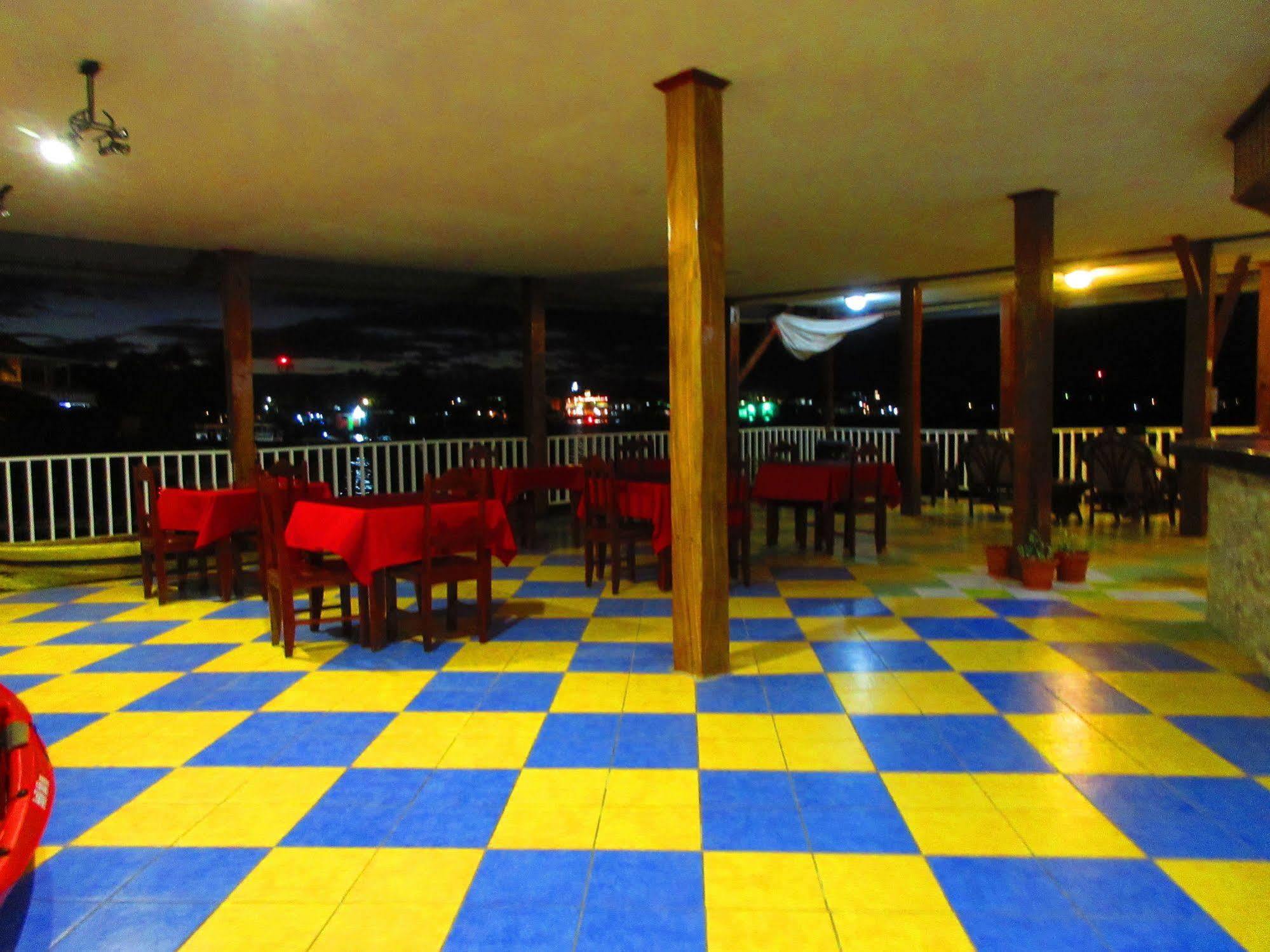 Los Balcones Over The Sea Hotel Bocas del Toro Екстериор снимка