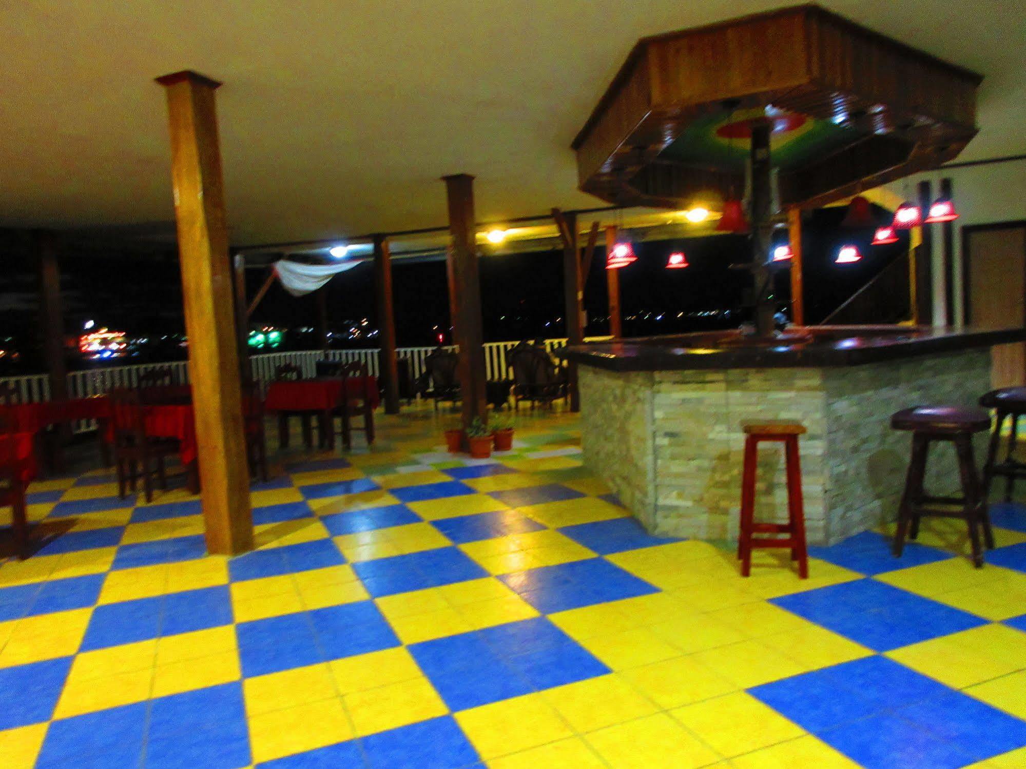 Los Balcones Over The Sea Hotel Bocas del Toro Екстериор снимка