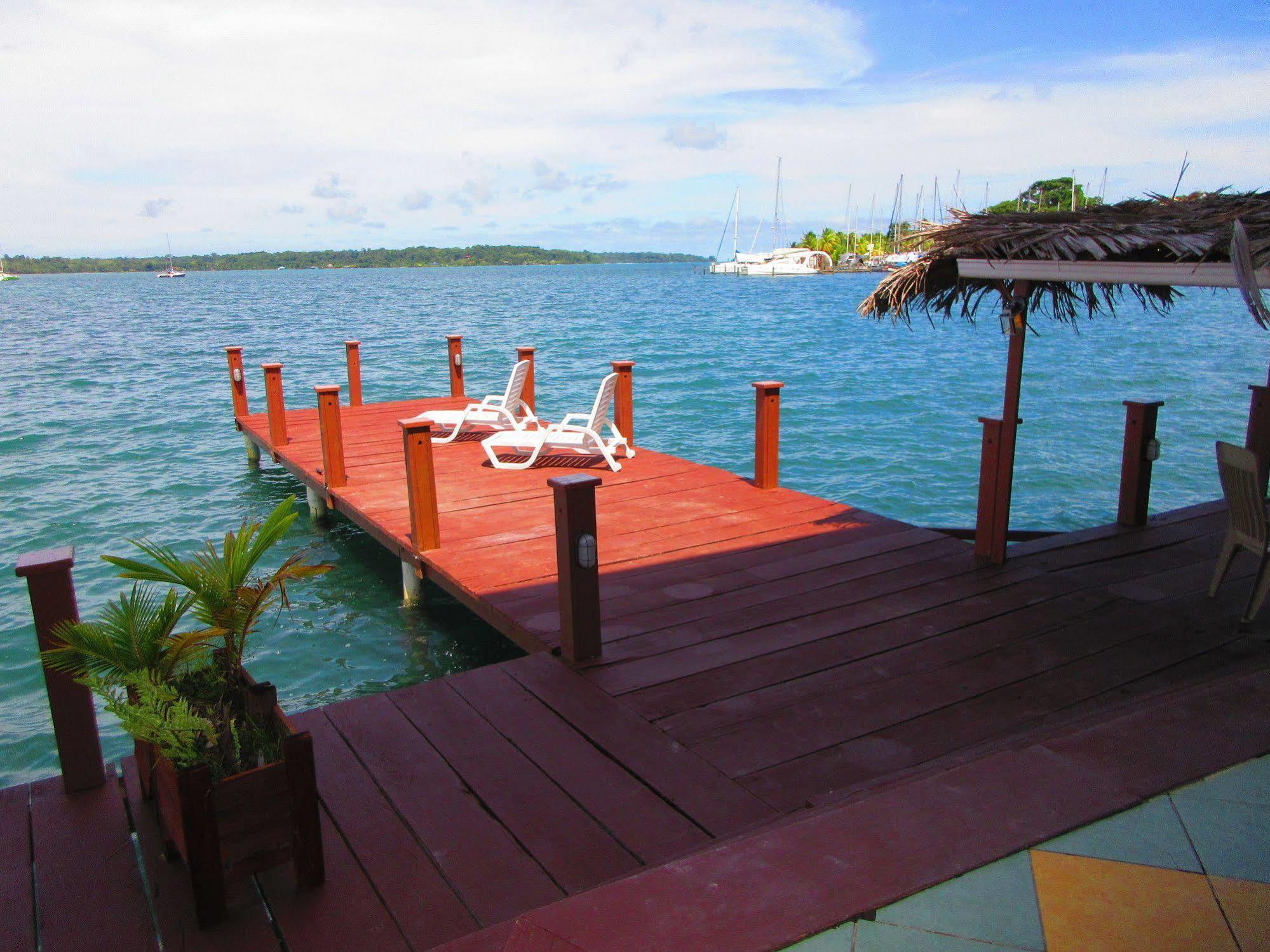 Los Balcones Over The Sea Hotel Bocas del Toro Екстериор снимка
