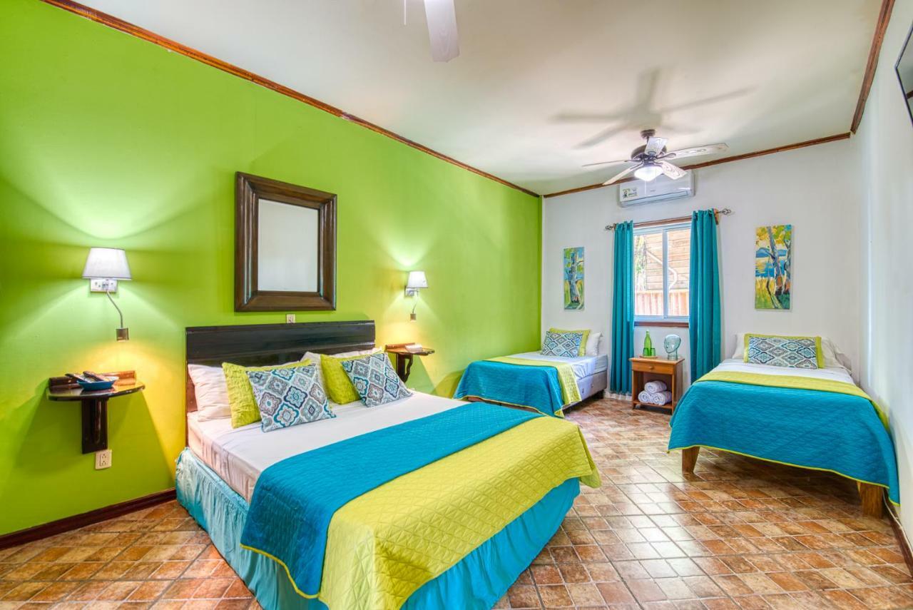 Los Balcones Over The Sea Hotel Bocas del Toro Екстериор снимка