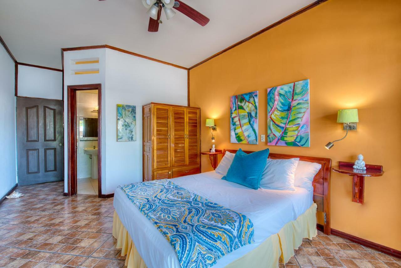Los Balcones Over The Sea Hotel Bocas del Toro Екстериор снимка