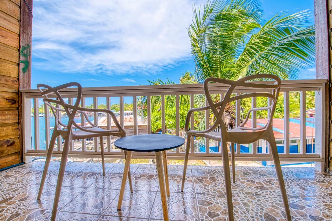 Los Balcones Over The Sea Hotel Bocas del Toro Екстериор снимка