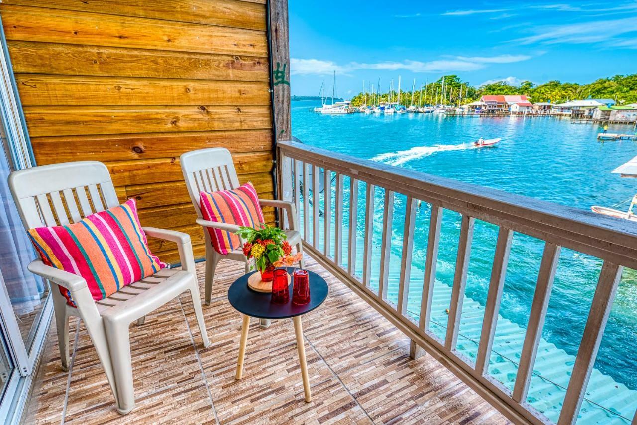 Los Balcones Over The Sea Hotel Bocas del Toro Екстериор снимка